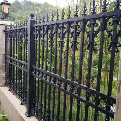 El PVC del patio cubrió al OEM decorativo de acero galvanizado del ODM de la cerca de Zine