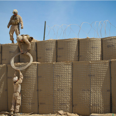 El color de la arena soldó con autógena a Mesh Military Hesco Barrier Wall 24 pulgadas